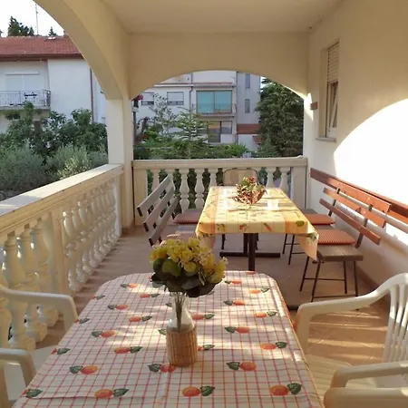 In With Sea View, Terrace, Air Conditioning, Wifi 633-2 דירה