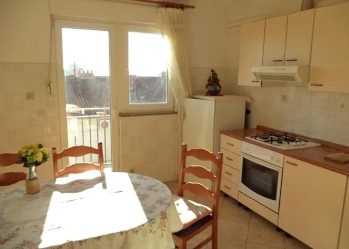Apartment In With Sea View, Terrace, Air Conditioning, Wifi 633-2 *